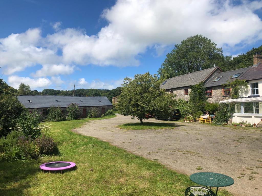 Gernos Farmhouse Llandysul Exterior foto